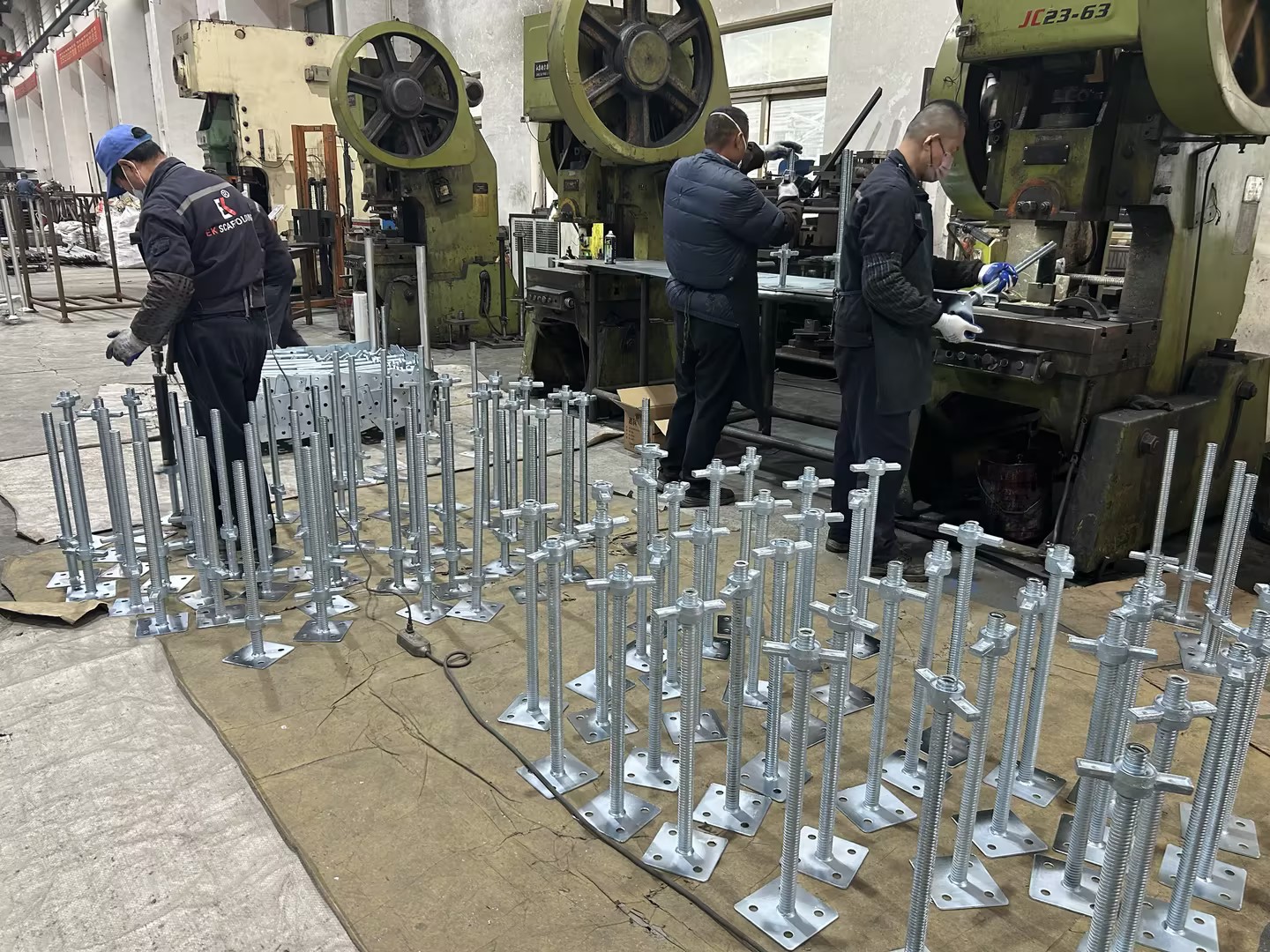 z&aacute;kladn&iacute; zved&aacute;k nainstalovat 