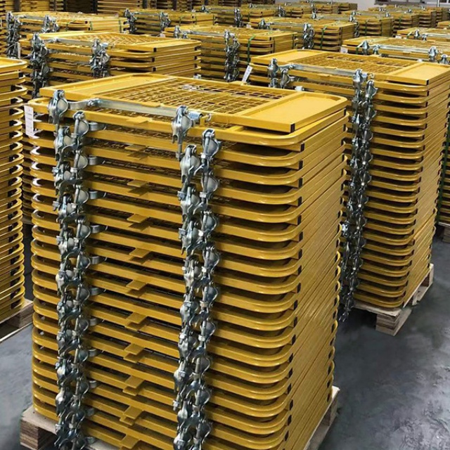 vratn&aacute; př&iacute;stupov&aacute; br&aacute;na po žebř&iacute;ku