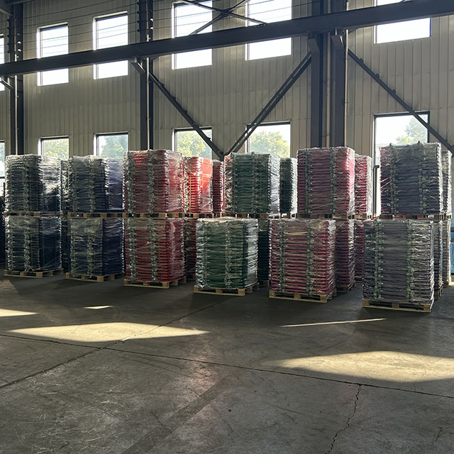 vratn&aacute; př&iacute;stupov&aacute; br&aacute;na po žebř&iacute;ku