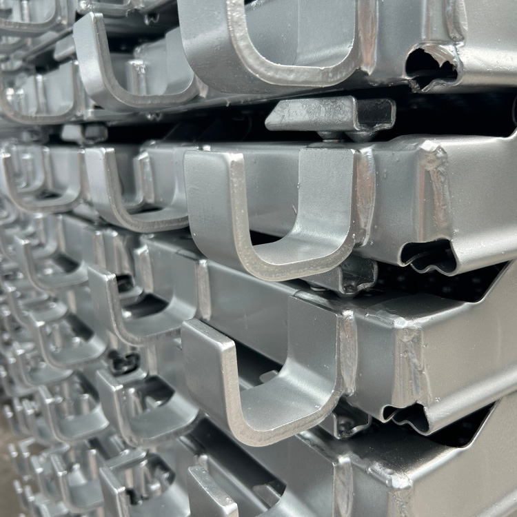 lešen&iacute; h&aacute;k prkno lešen&iacute; h&aacute;k 