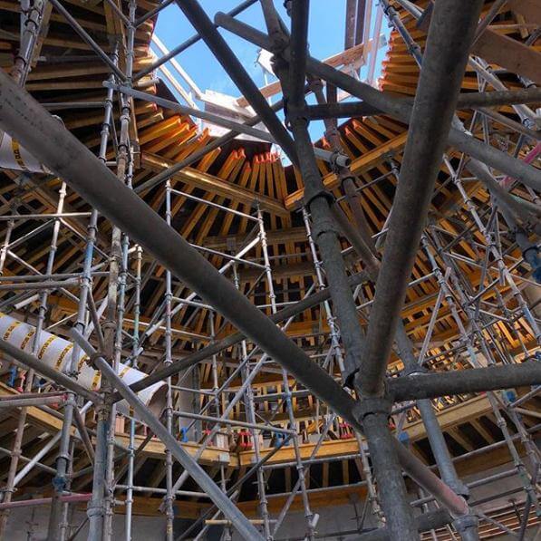 Kruhov&aacute; budova