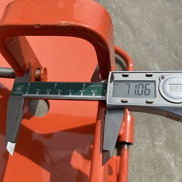 Dveře na lešen&iacute; potažen&yacute;ch 