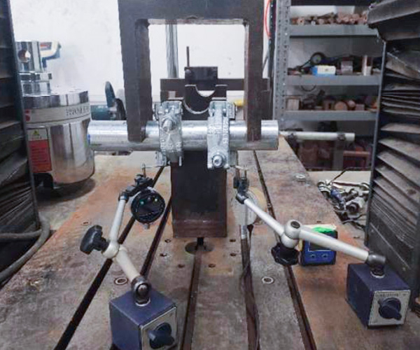  Gradlock v testu (test skluzu pod&eacute;l trubice A př&iacute;ruba)