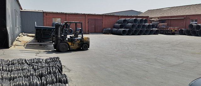 Dr&aacute;t lešen&iacute; 12